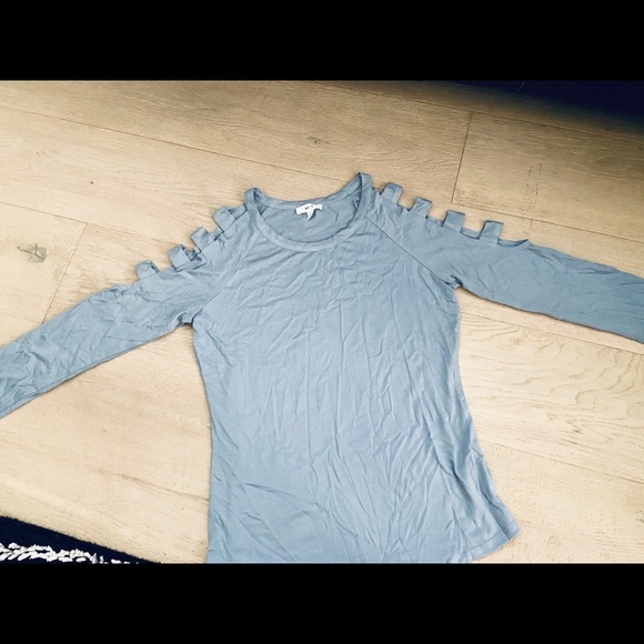 Light blue cut out open shoulder blouse - Picture 2 of 5